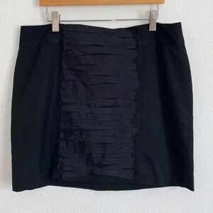Zip-Up Zig Zag Black Mini Skirt